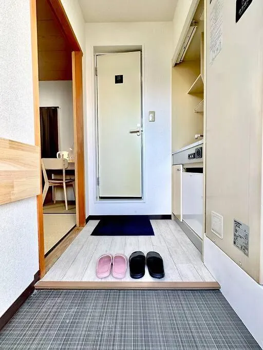 301号室駅2分格安和室民泊専用ミニキッチンとバスルーム付きアクセス抜群 Διαμέρισμα Οσάκα 0*,